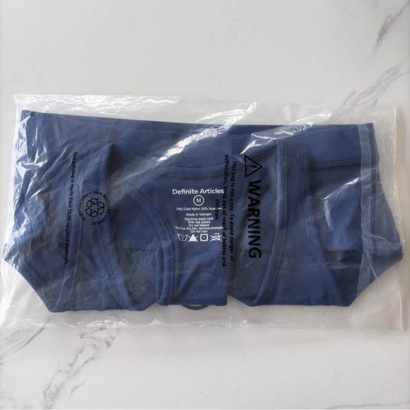 NWT Definite Articles Women’s Riverline Racerback Sports Bra (Medium) - Picture 5 of 7